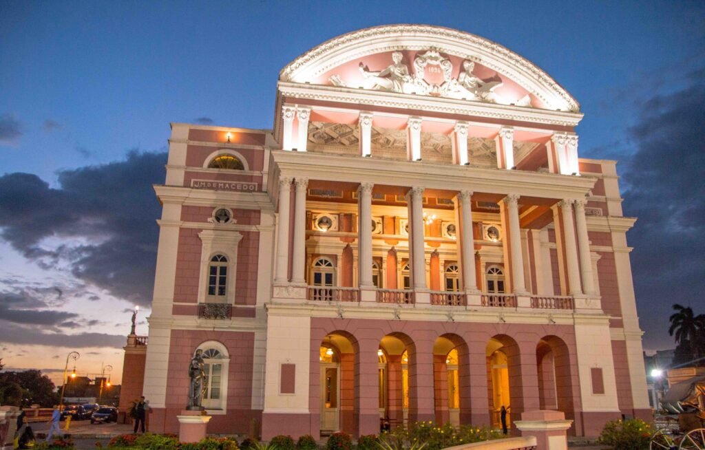 Manaus, la ville qui défie la jungle