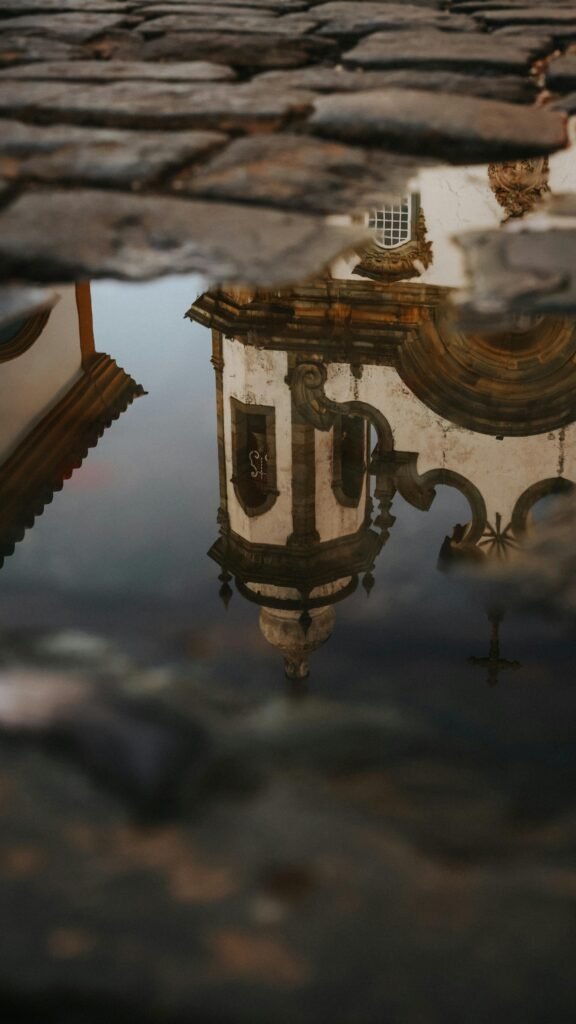 Le Chemin de l'Or : Une Route, une Époque, une Identité